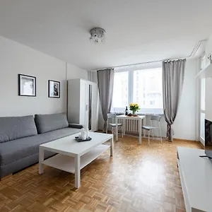 Apartament Jagiellonska 4 Prywatne Mieszkanie Z Balkonem I Bezplatnym Parkingiem 300m Od Stadionu Narodowego Samodzielne Zameldowanie! Self Check-in System!, Warszawa